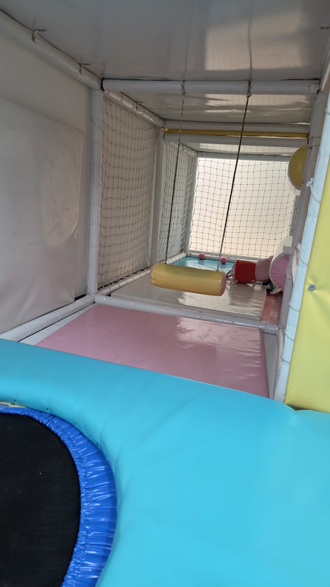 Trampolin i mekana prepreka u La Mini igraonici